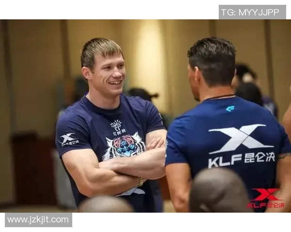 昆仑决美丽死神对决方便展现搏击魅力与力量的巅峰较量