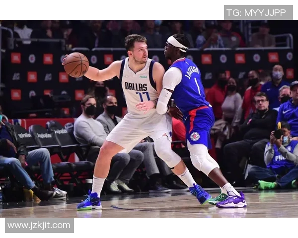 独行侠与快船精彩对决全场录像回放及精彩瞬间分析