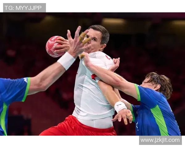 马赛与摩纳哥激战正酣赢得比赛的背后故事与精彩瞬间